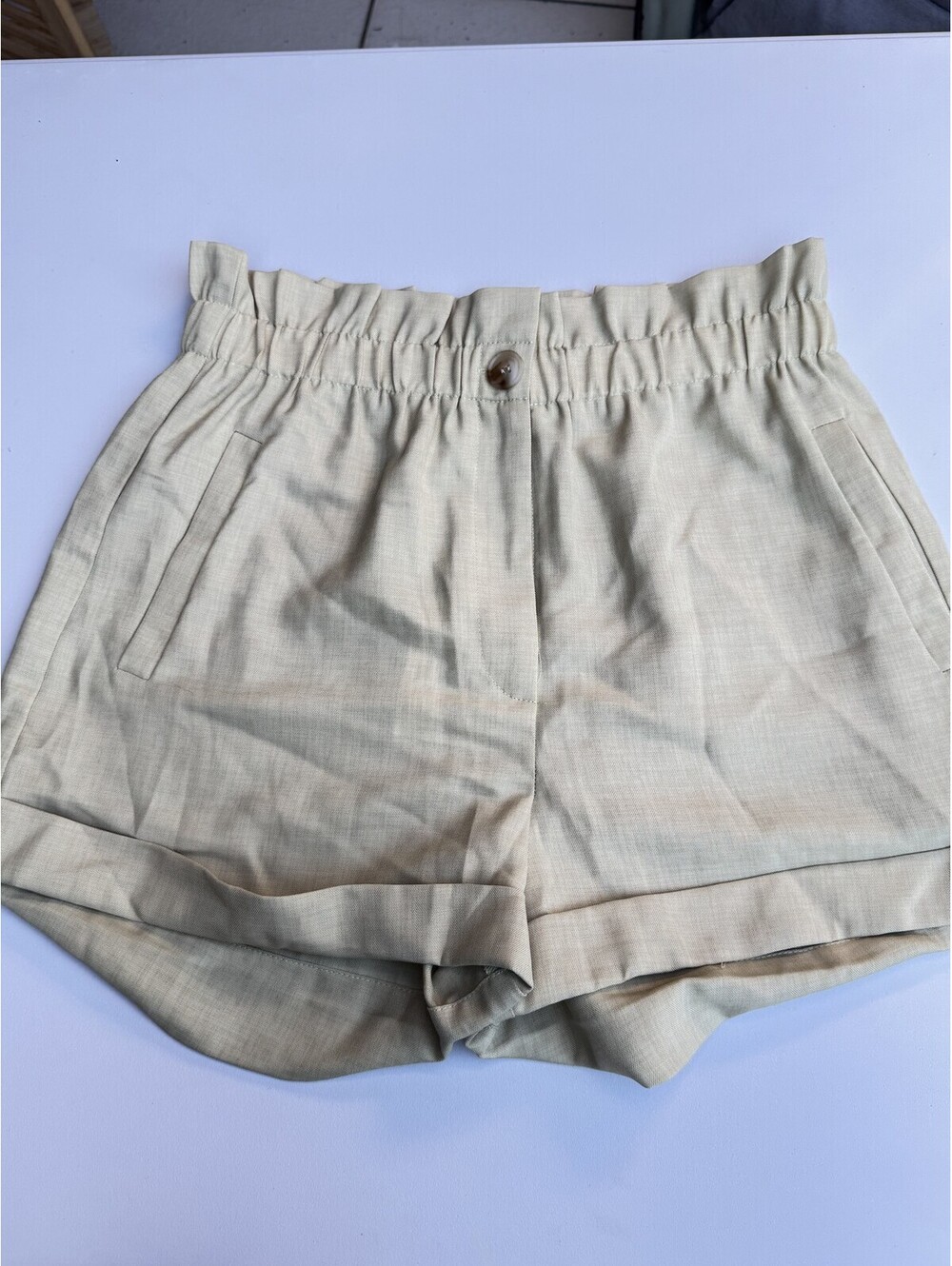 Rhone Shorts Yellow Size L NWT